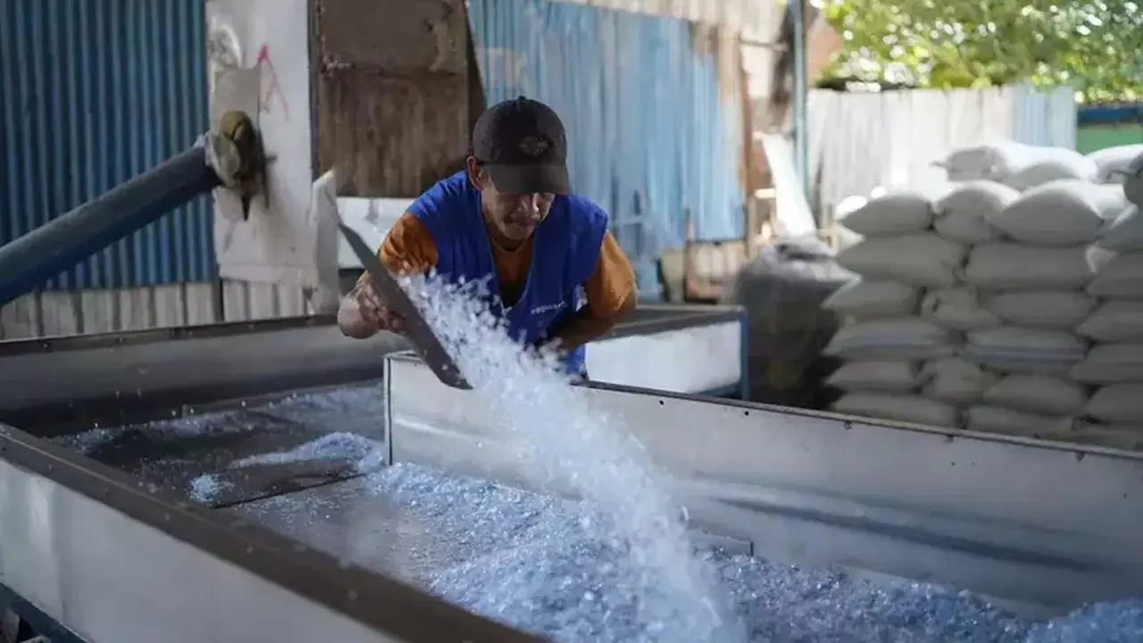 Aqua dan Citilink Bersinergi Kelola Sampah Plastik Lewat Ekonomi Sirkular