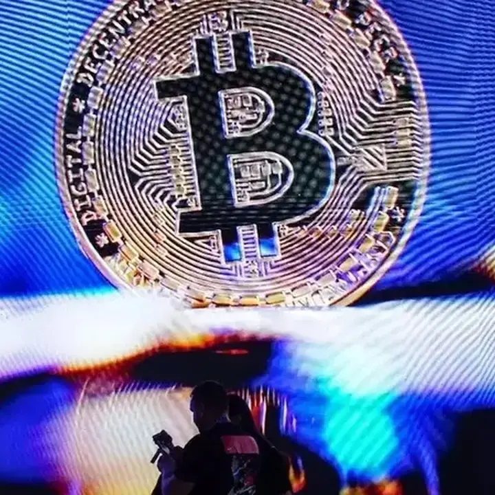 Bitcoin Menguat Tajam, Analis Proyeksikan Tembus US$ 126.000