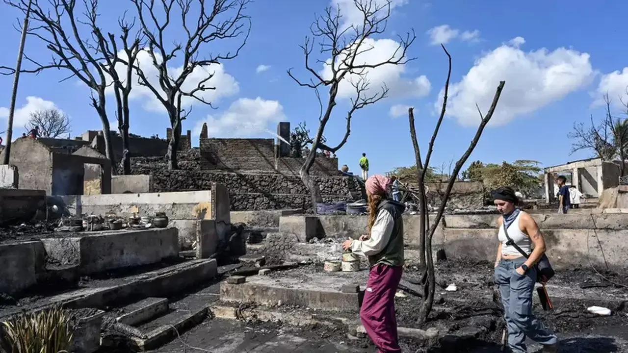 BTN Salurkan Bantuan Kebutuhan Dasar untuk Korban Kebakaran Desa Adat Sade
