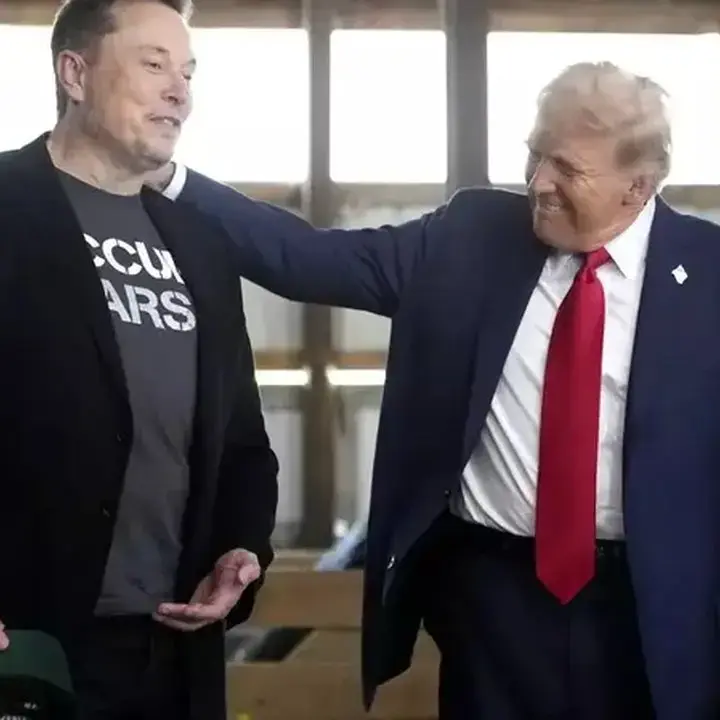 Donald Trump Investasi Rp 884 Juta di SpaceX Milik Elon Musk