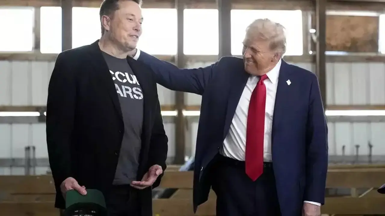 Donald Trump Investasi Rp 884 Juta di SpaceX Milik Elon Musk