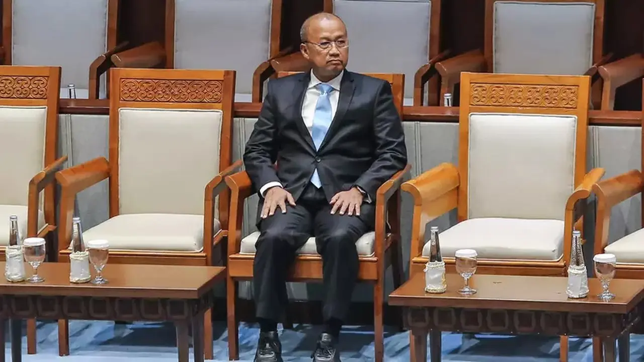 DPR Lantik Sarjito Pimpin Pengawasan BMKS OJK Periode 2026-2031