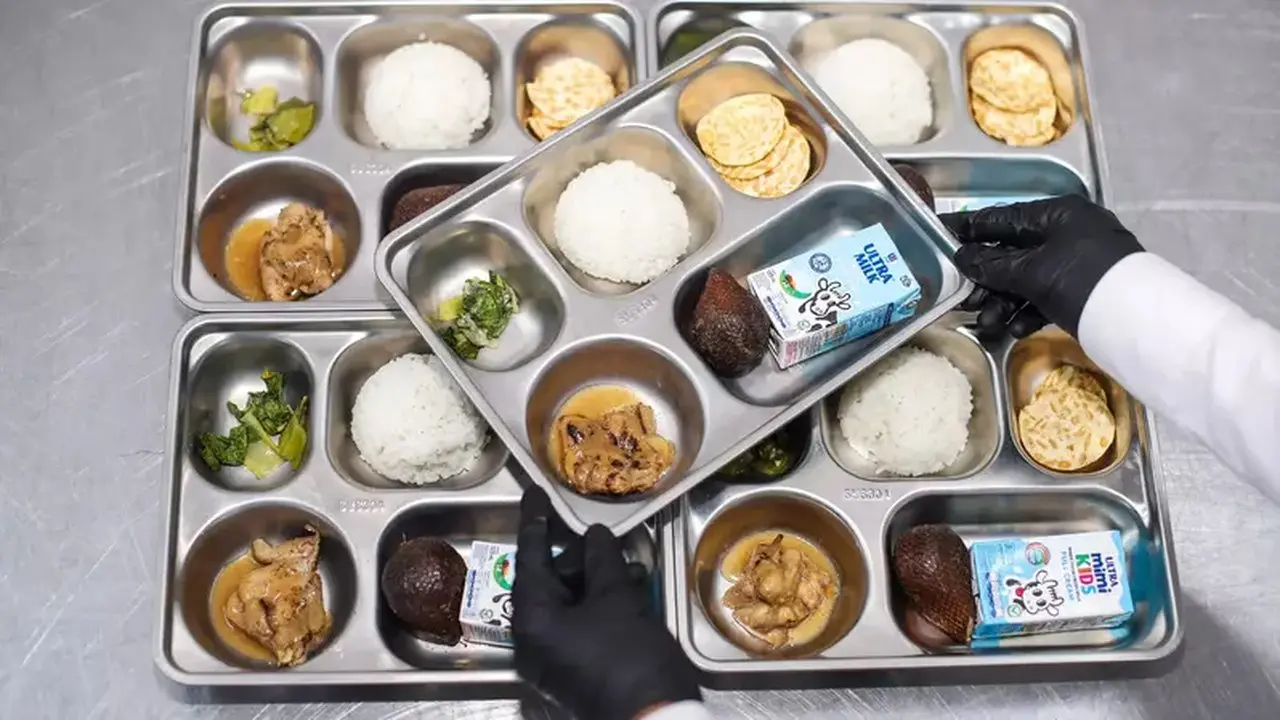Ekonom: Anggaran Makan Bergizi Gratis 2027 Perlu Dipangkas Demi Jaga Defisit APBN