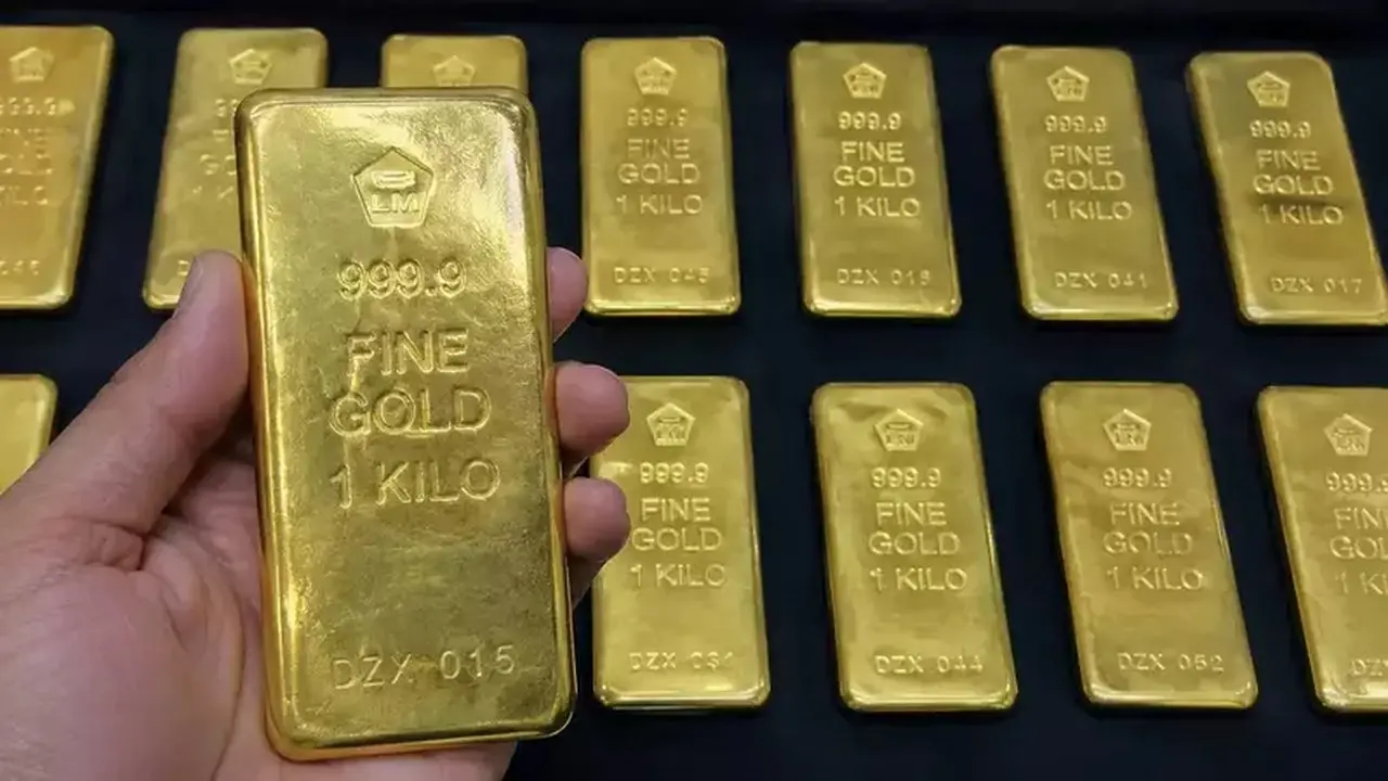 Emas Dekati US$ 4.700, Dolar AS Melemah dan Utang AS Jadi Sorotan