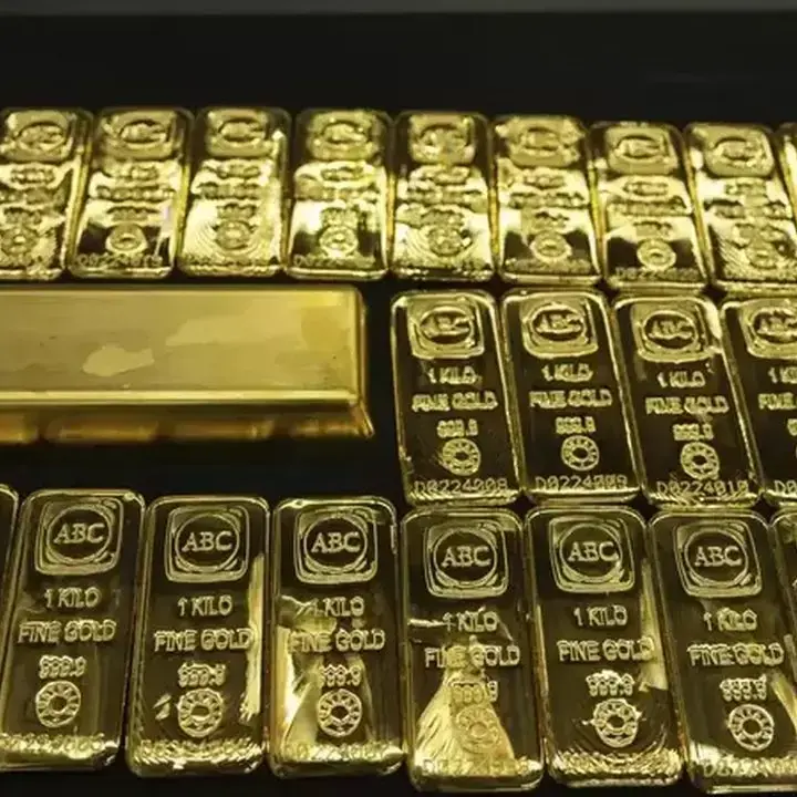 Emas Sentuh US$ 4.400, Analis Peringatkan Potensi Koreksi Pekan Ini