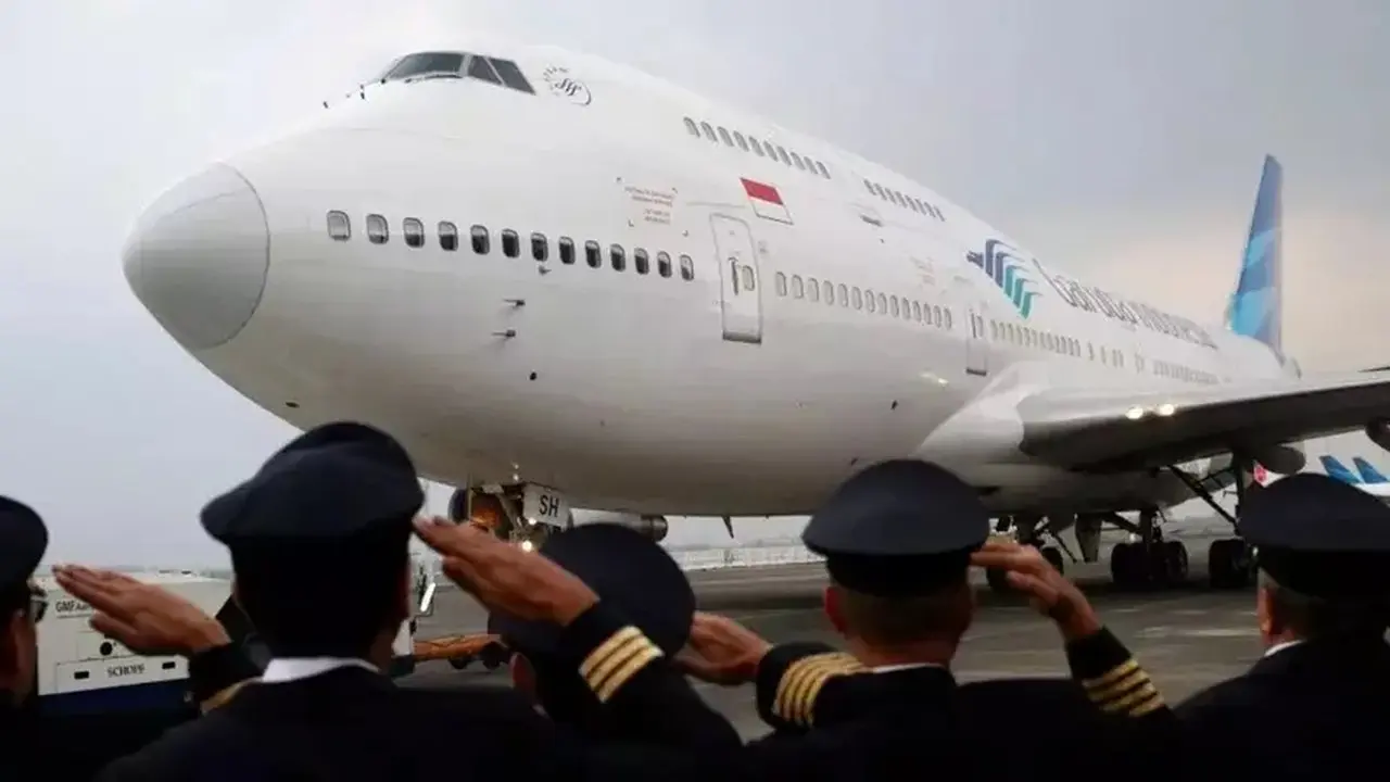 Garuda Indonesia Copot Direktur Niaga, Saham GIAA Bergerak
