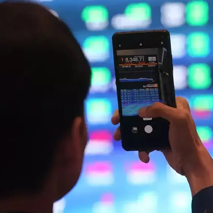 IHSG Menguat, Saham ROCK, SULI, dan MCAS Pimpin Penguatan