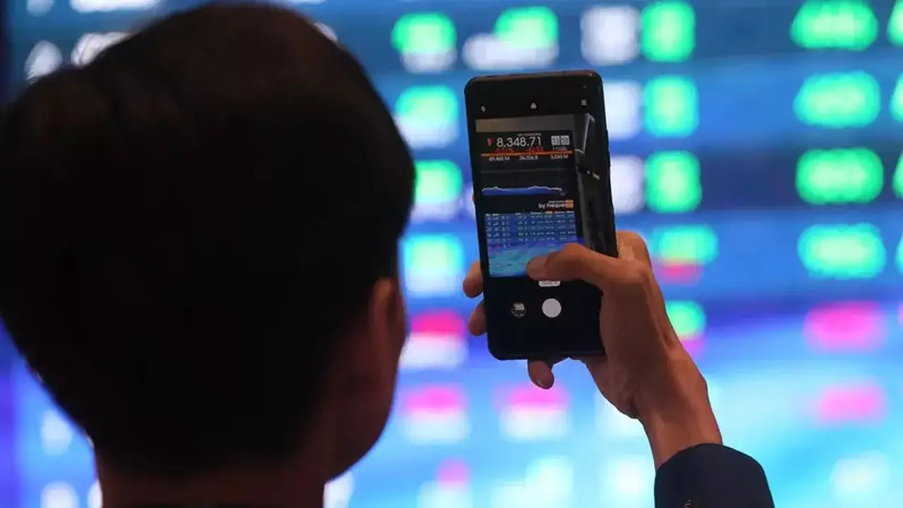 IHSG Menguat, Saham ROCK, SULI, dan MCAS Pimpin Penguatan