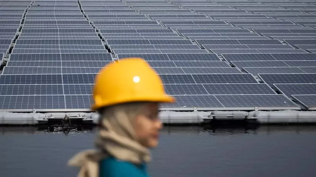 Investasi PLTS 100 GWp Capai Rp 1.140 Triliun, Hemat Subsidi Energi