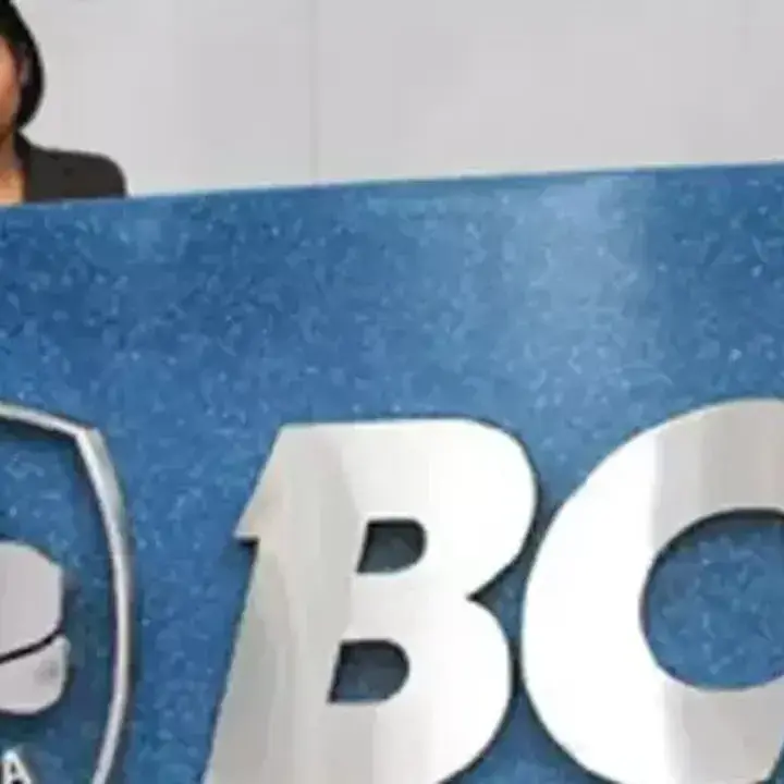 Investor Asing Hentikan “Borong” Saham BBCA, Analis Pasang Target Harga Baru