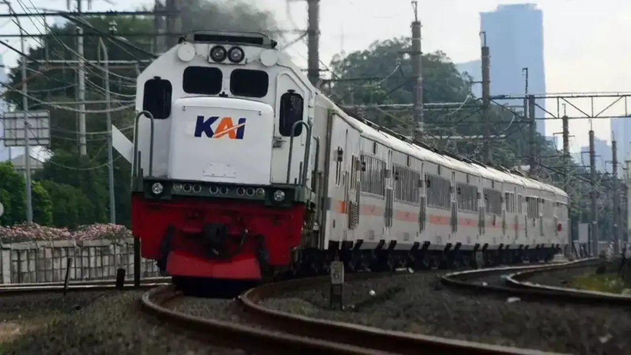 KAI Kaji Pembangunan Jalur Kereta Sumatra, Kalimantan, dan Bali: Mana yang Prioritas?