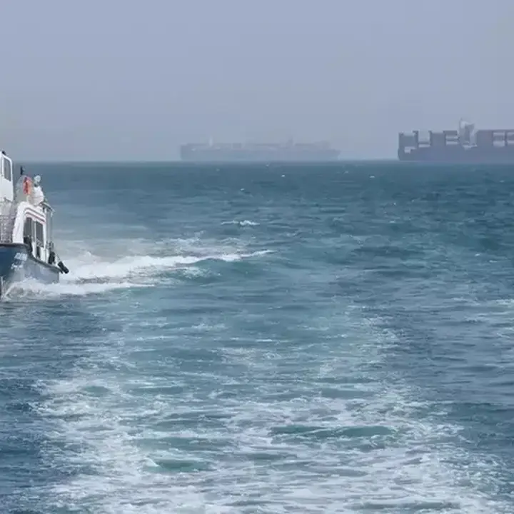 Kapal Kargo Dihantam Proyektil di Selat Hormuz, Gencatan Senjata AS-Iran Berakhir Buntu
