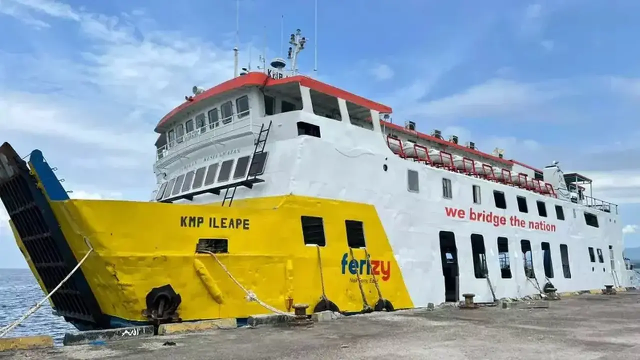 KMP Ile Ape Kembali Berlayar Distribusikan Bantuan Pemulihan NTT