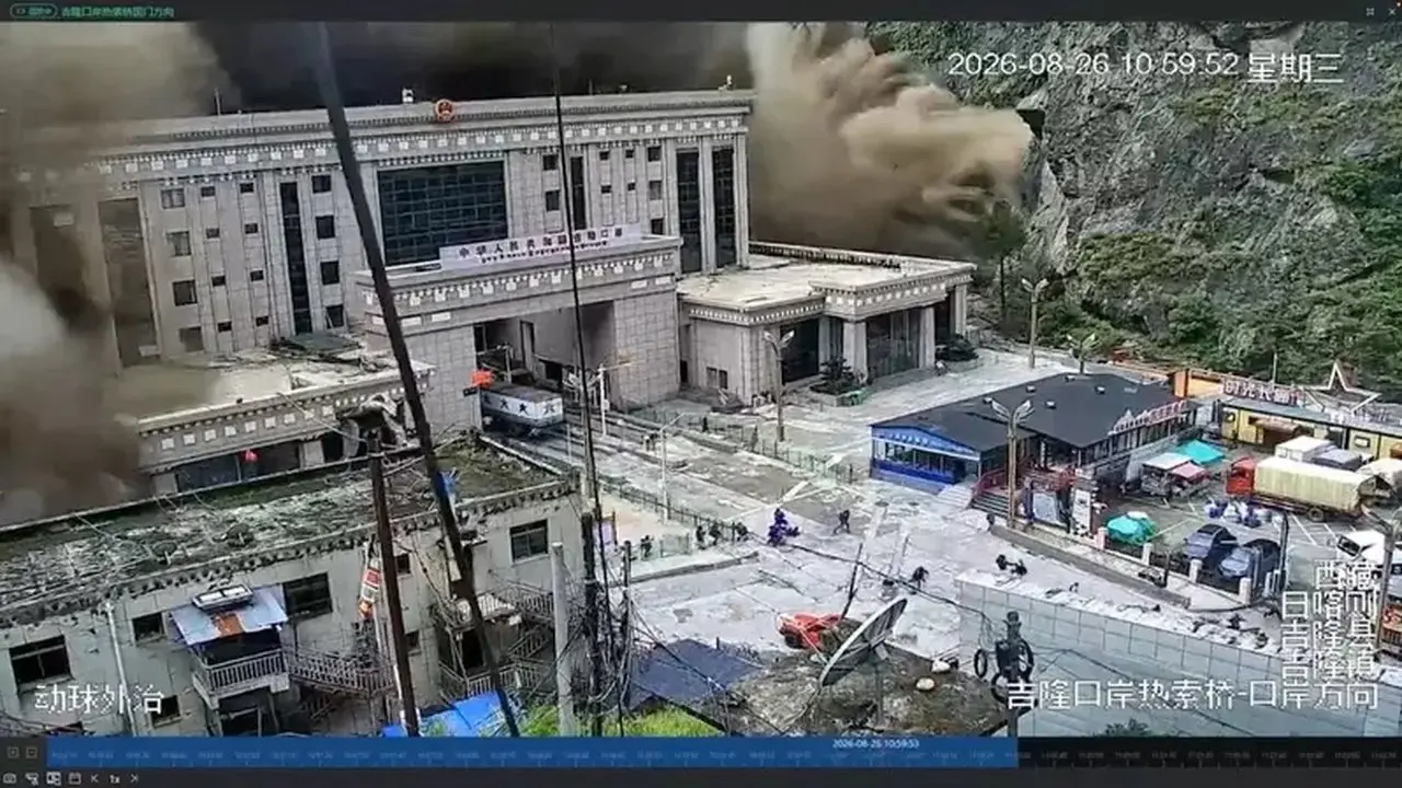 Longsor Himalaya Picu Banjir Bandang, 95 Tewas di Perbatasan Nepal-Tibet