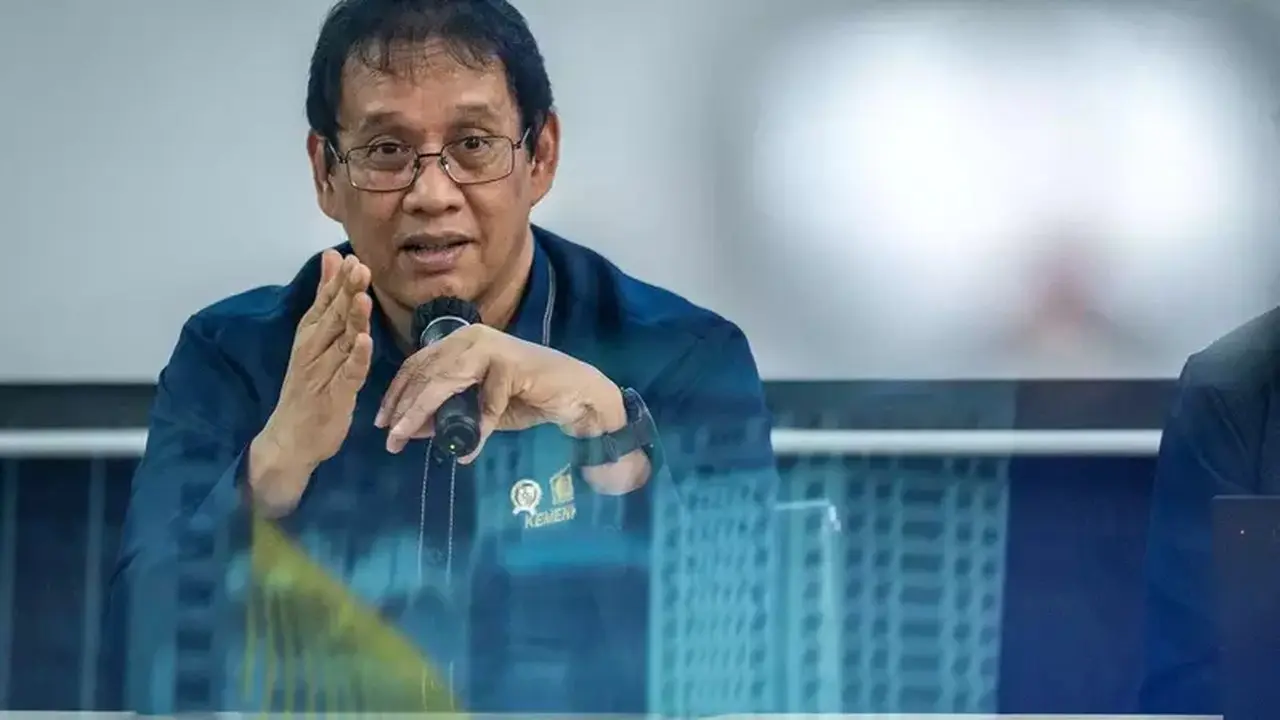 Menkeu Purbaya Tinjau Langsung Efektivitas Papan Edukasi Digital di Sekolah