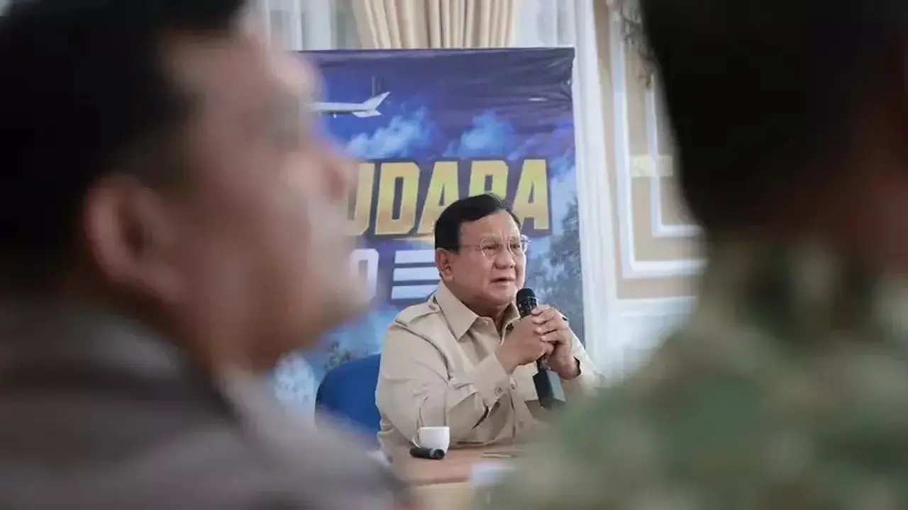 Prabowo Tinjau Langsung Penanganan Karhutla di Sumatera