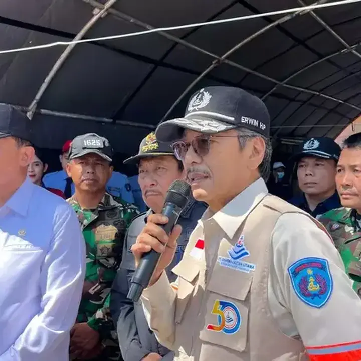 PT Dharma Lautan Utama Kirim 60 Ton Bantuan untuk Korban Gempa Flores