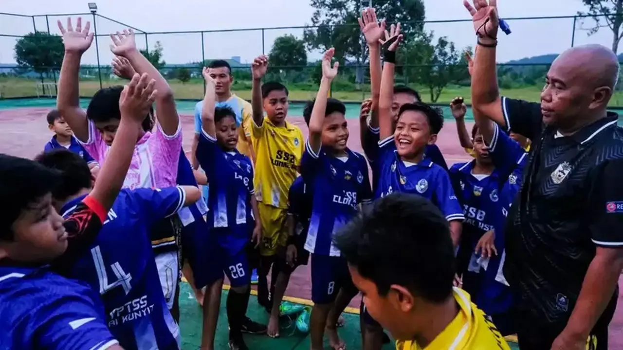 PT Kencana Sawit Indonesia Dirikan Sekolah Sepak Bola untuk Anak Perkebunan