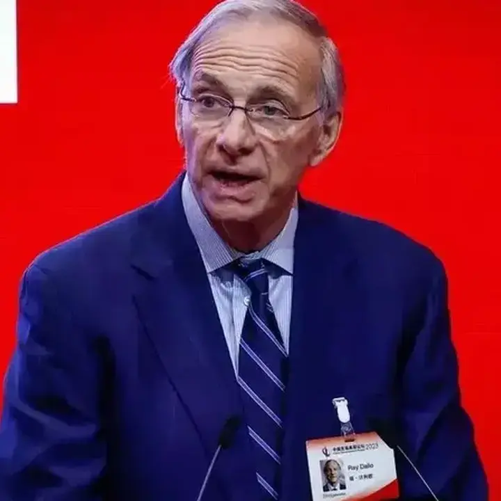 Ray Dalio: Alihkan Investasi dari Obligasi ke Emas dan Bitcoin untuk Hadapi Krisis Utang AS