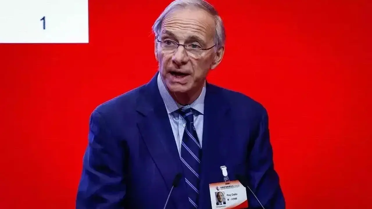 Ray Dalio: Alihkan Investasi dari Obligasi ke Emas dan Bitcoin untuk Hadapi Krisis Utang AS