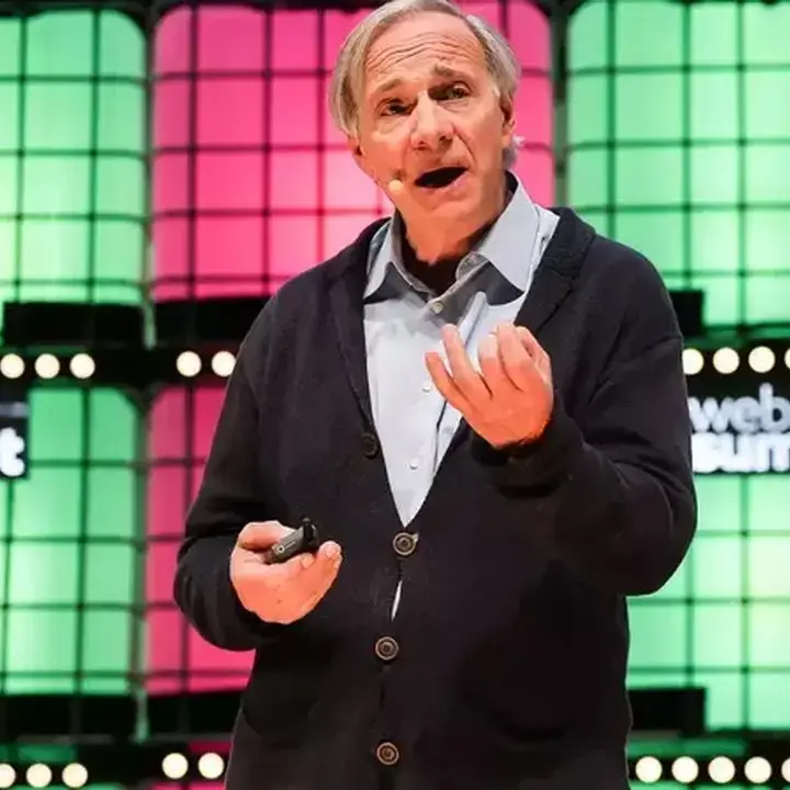 Ray Dalio Sarankan Emas dan Bitcoin, Ini Prospeknya
