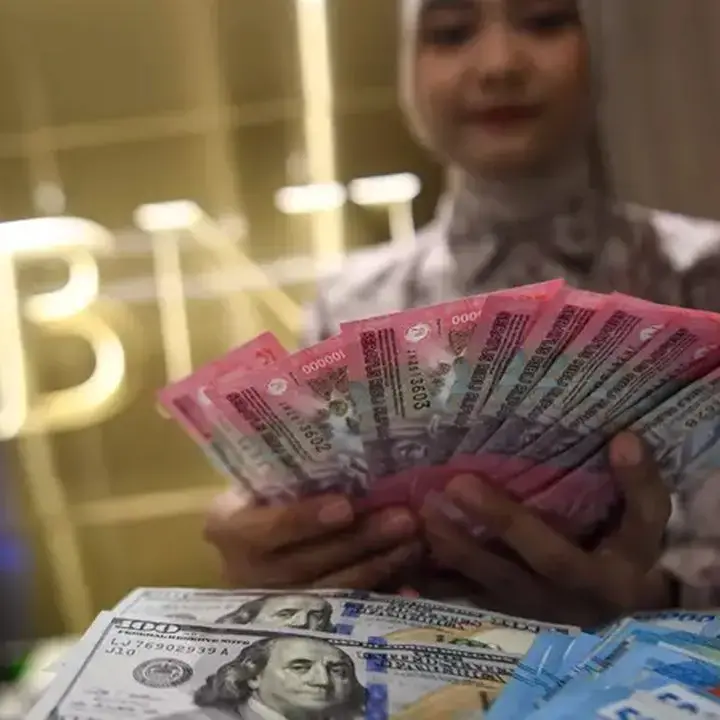 Rupiah Melemah Akibat Sanksi AS ke Iran dan Proyeksi Ekonomi Indonesia