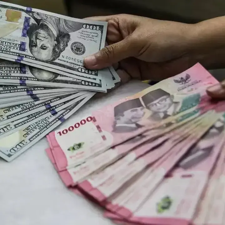 Rupiah Menguat di Awal Pekan, Dolar AS Tertekan Menanti Data Inflasi