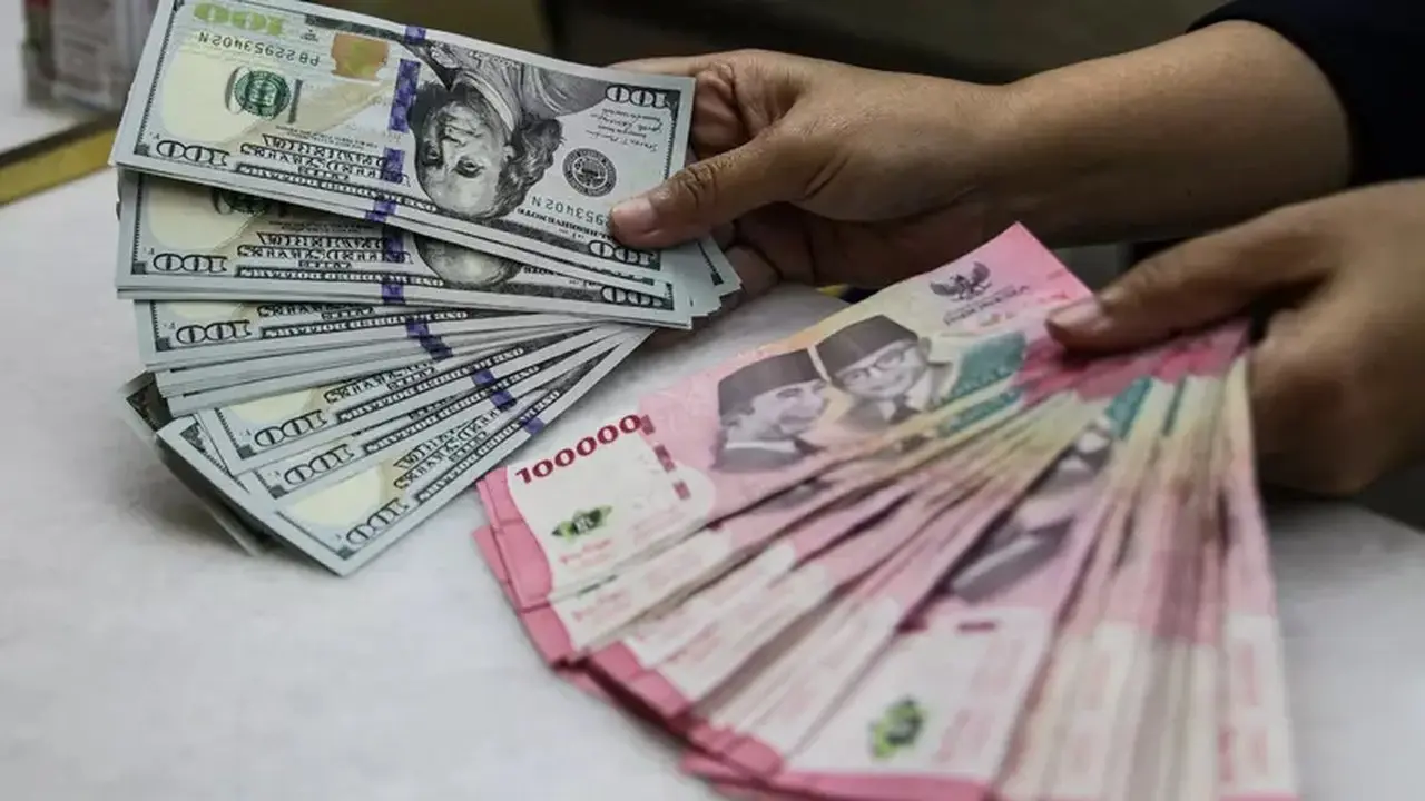 Rupiah Menguat di Awal Pekan, Dolar AS Tertekan Menanti Data Inflasi