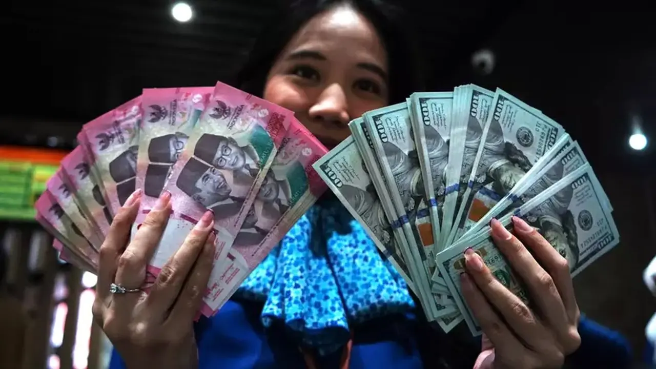 Rupiah Menguat di Tengah Sentimen Global, Prediksi Penguatan Lanjutan