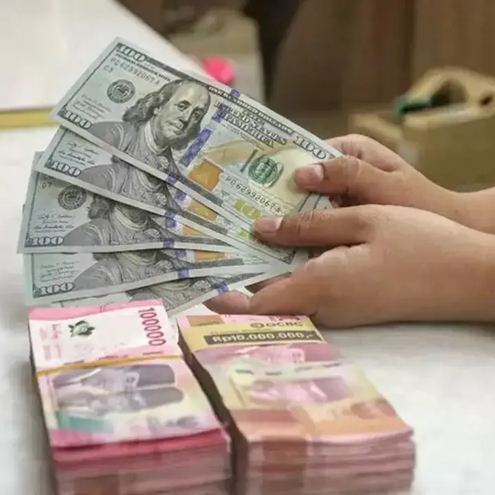 Rupiah Tertekan Dolar AS di Awal Perdagangan Selasa