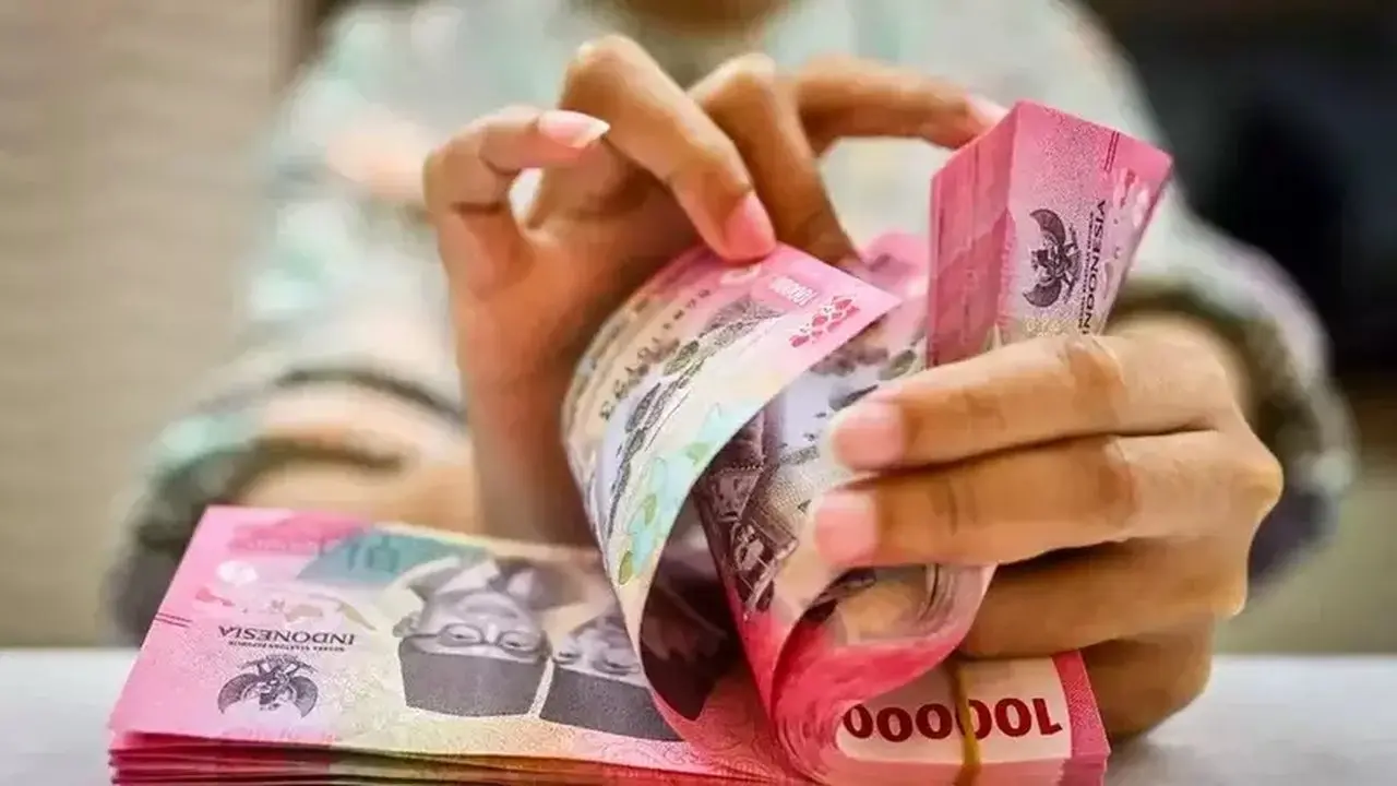Rupiah Tertekan Lagi, Pelemahan Diprediksi Berlanjut Besok