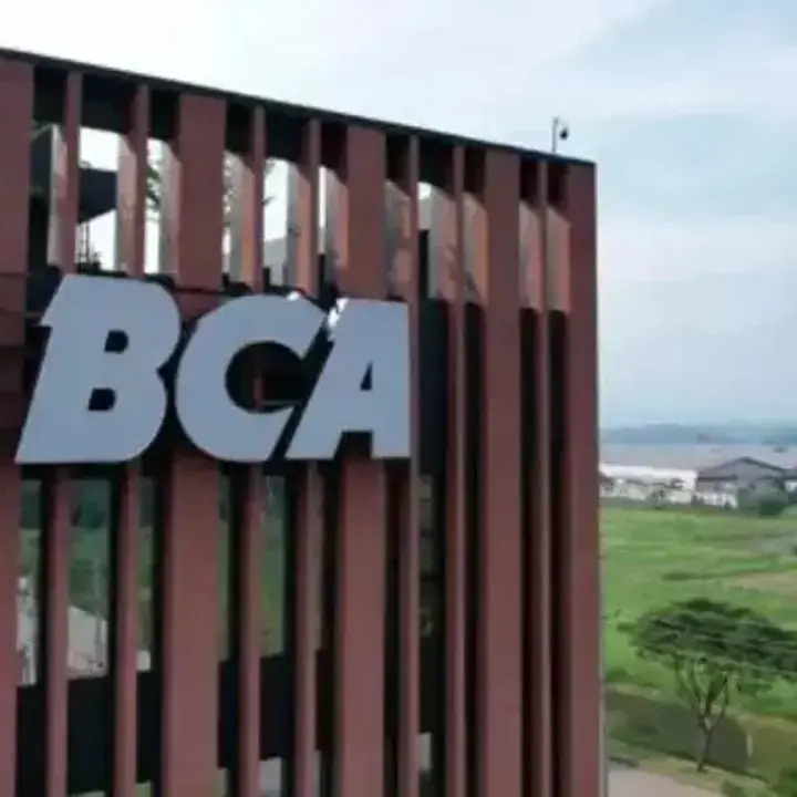 Saham BBCA Berbalik Menguat, Analis Pasang Target Harga Tinggi