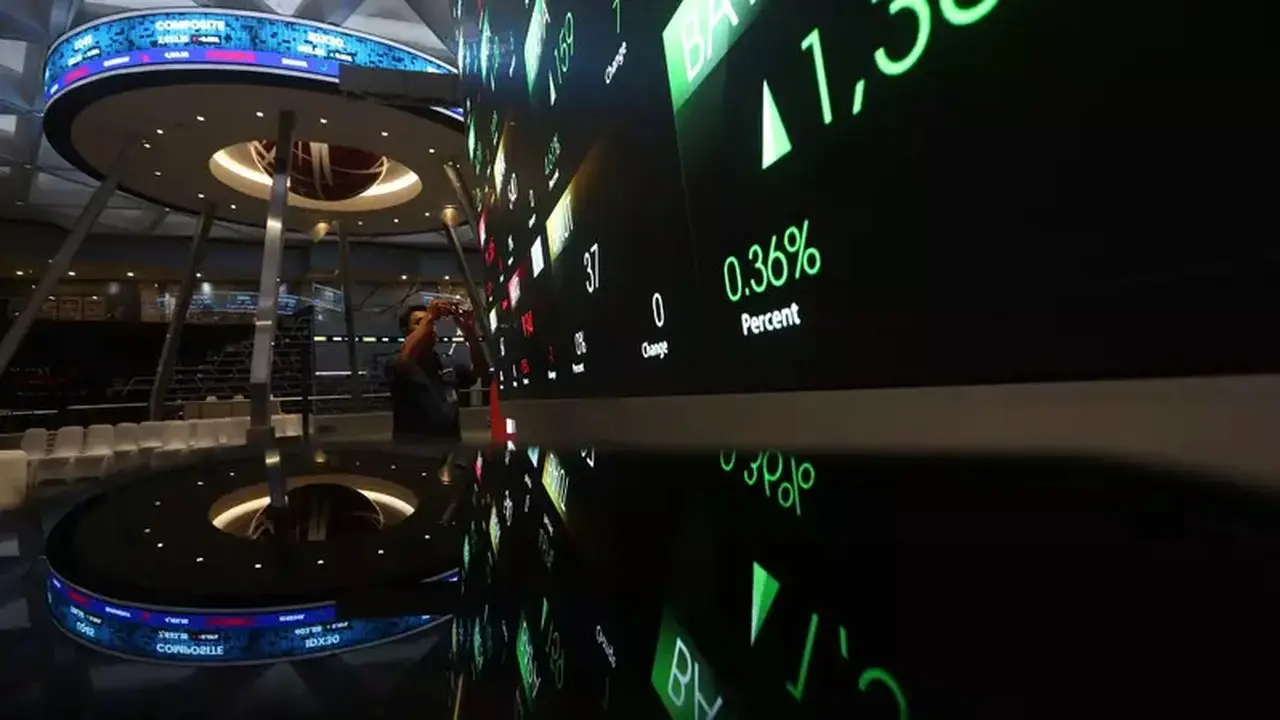 Saham DCII dan BREN Pimpin Kenaikan Kinerja IHSG Sepekan