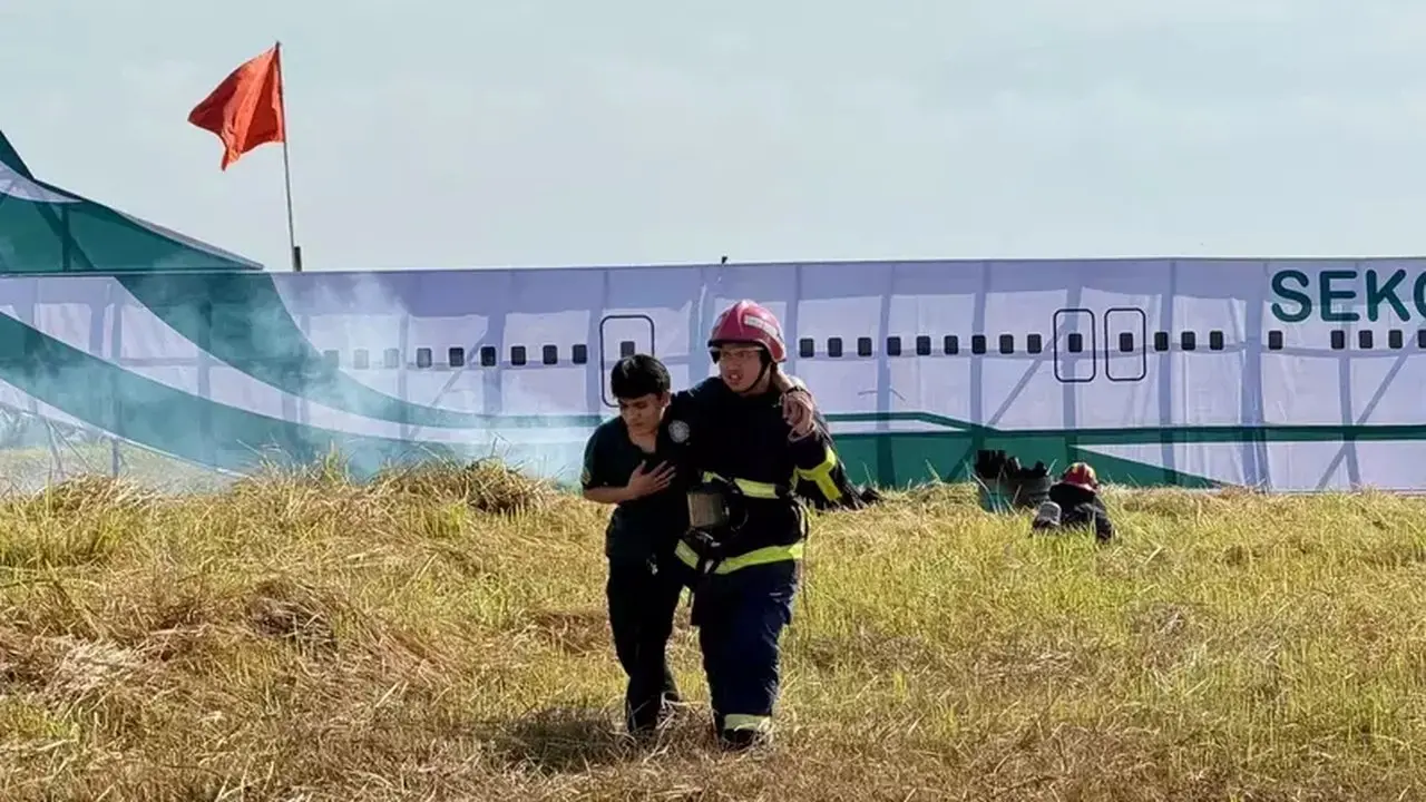 Simulasi Darurat di Bandara BIZAM: Boeing 737-800 Tergelincir Saat Mendarat