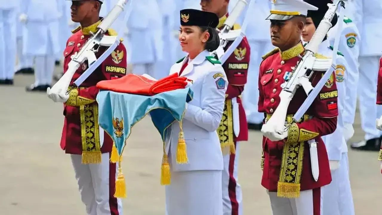 Songkok BHS dan Atlas: Identitas Lokal di Istana Sejak 2019