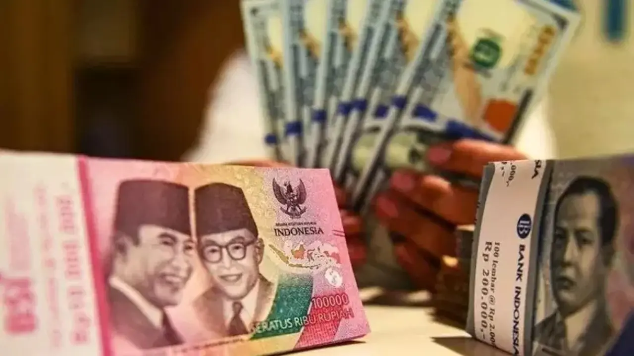 Tekanan Rupiah Menguat, Utang Luar Negeri dan Ketegangan Timur Tengah Jadi Biang Kerok