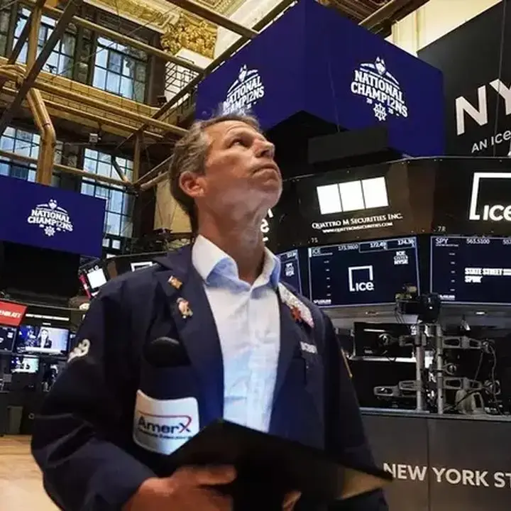 Wall Street Menguat Didorong Penurunan Imbal Hasil Obligasi AS