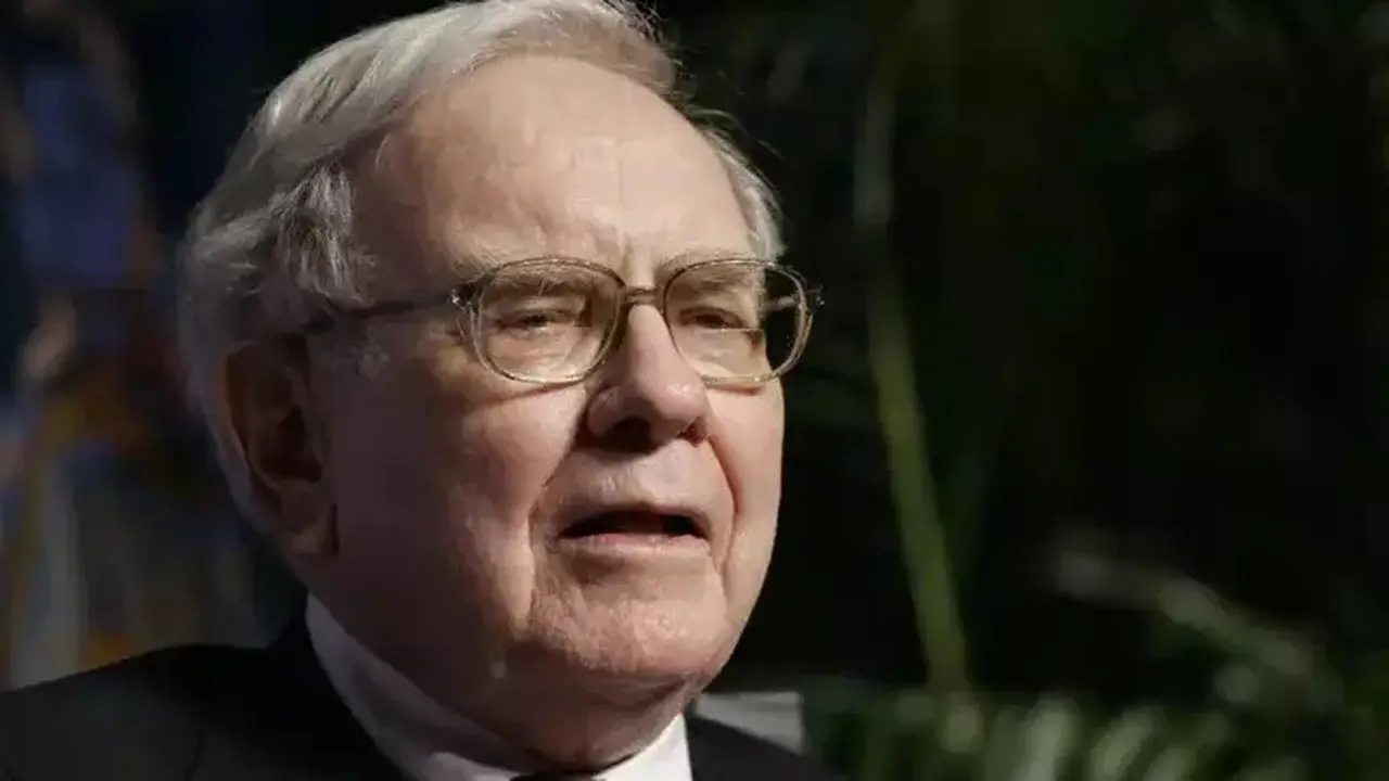 Warren Buffett: 5 Kebiasaan Finansial yang Wajib Dihentikan untuk Kekayaan Jangka Panjang