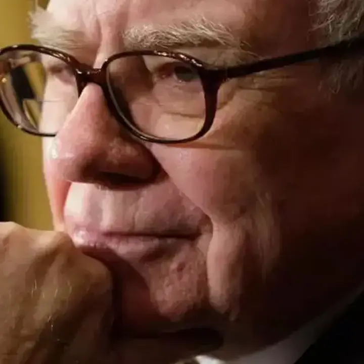 Warren Buffett Ingatkan Bahaya Judi di Pasar Saham, Nilai Kas Berkshire Tembus Rp 6.350 Triliun