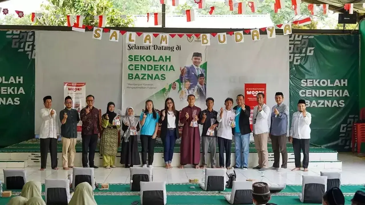Wook Global Technology Berbagi Kebahagiaan Lewat Bantuan Alat Belajar untuk Santri