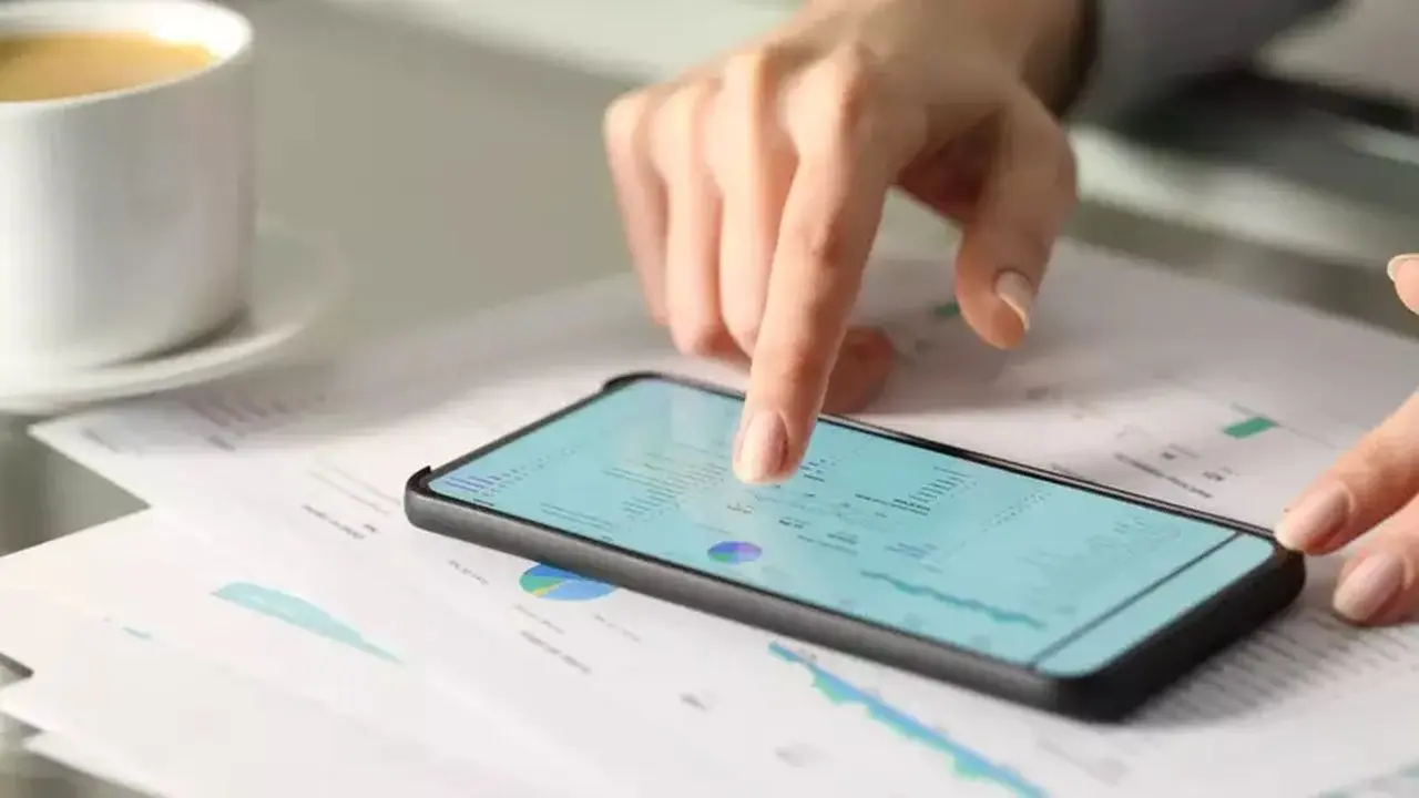 AI Bantu Kelola Portofolio Investasi, Namun Keputusan Akhir Tetap di Tangan Investor