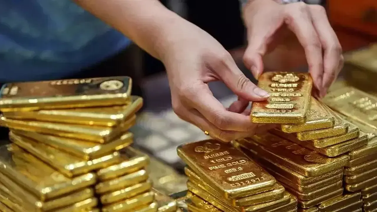 Analis Wall Street Prediksi Emas Menguat Pekan Depan