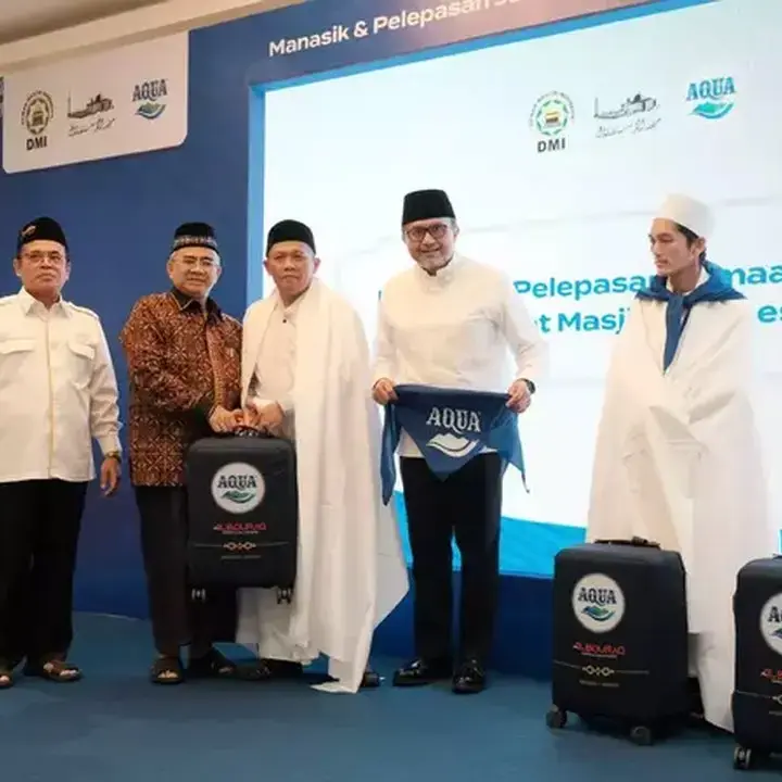 Aqua dan DMI Berangkatkan 26 Marbot Masjid untuk Umrah