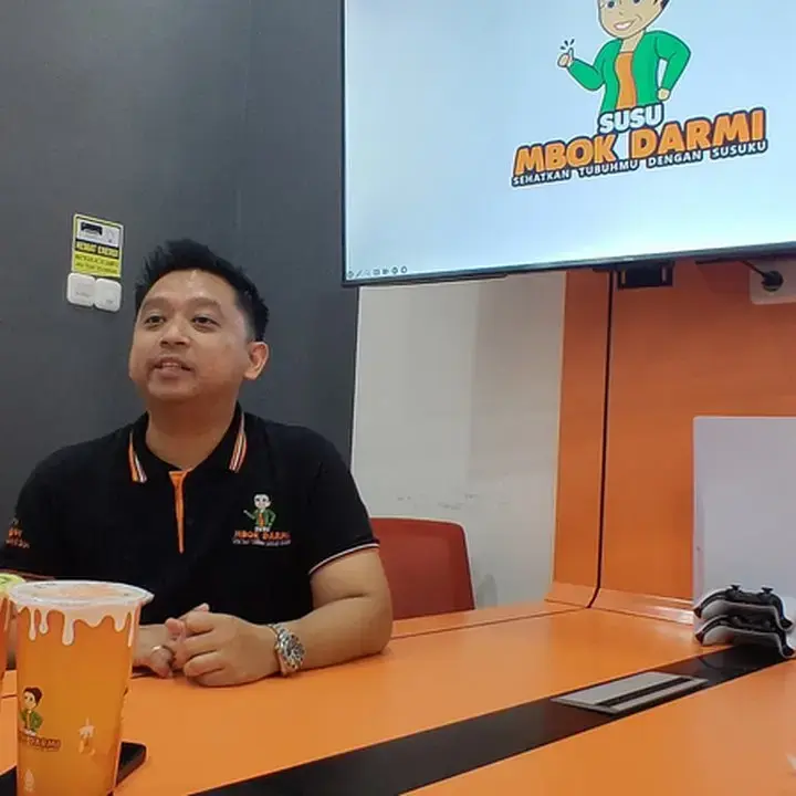 Dari Kantin Kampus ke Raksasa Bisnis Susu: Kisah Susu Mbok Darmi