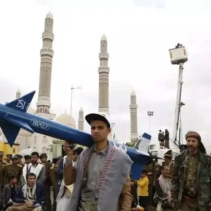 Drone Houthi Dicegat Dekat Makkah, Pemberontak Bantah Serangan