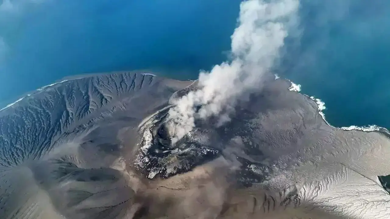 Dua Pulau Baru Muncul di Sekitar Krakatau Pasca Erupsi