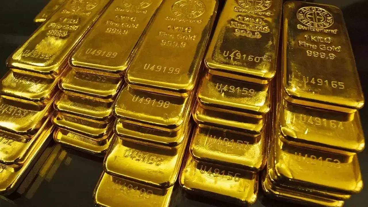 Emas Menguat Tipis, Analis Ungkap Faktor Penentu Kenaikan Lanjutan