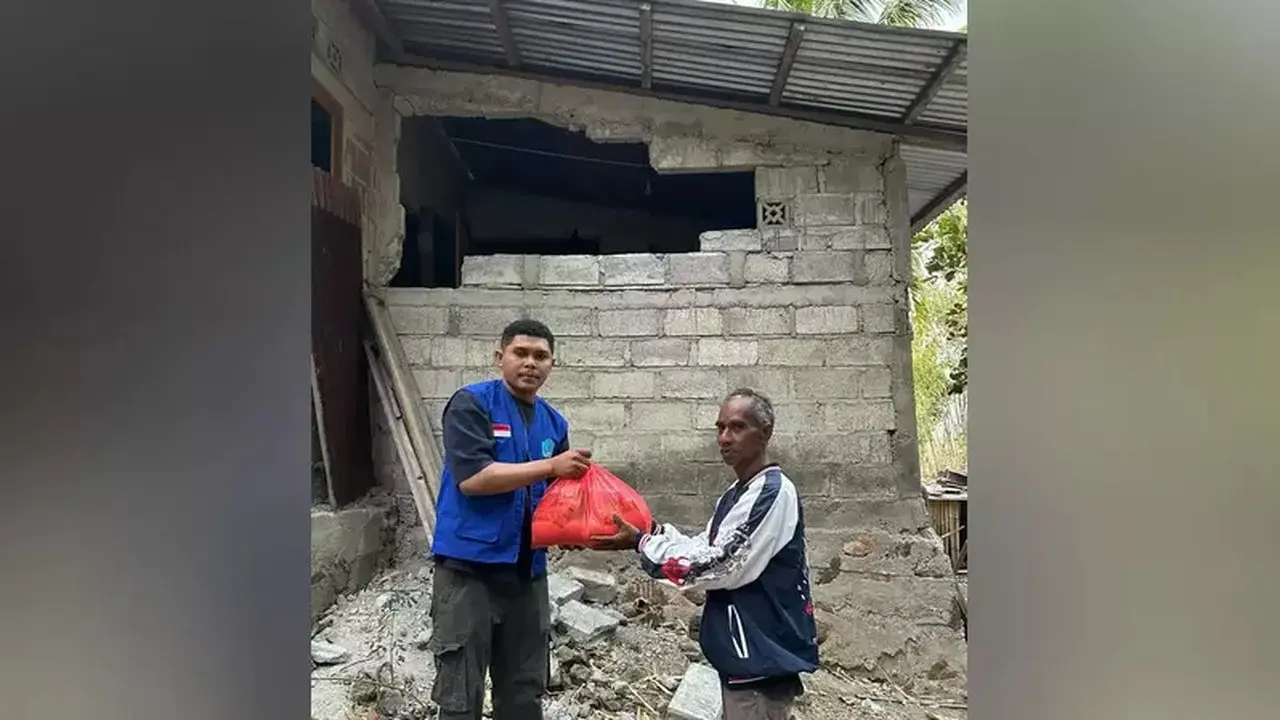 Himapen Salurkan Bantuan Material untuk Ribuan Korban Gempa Flores