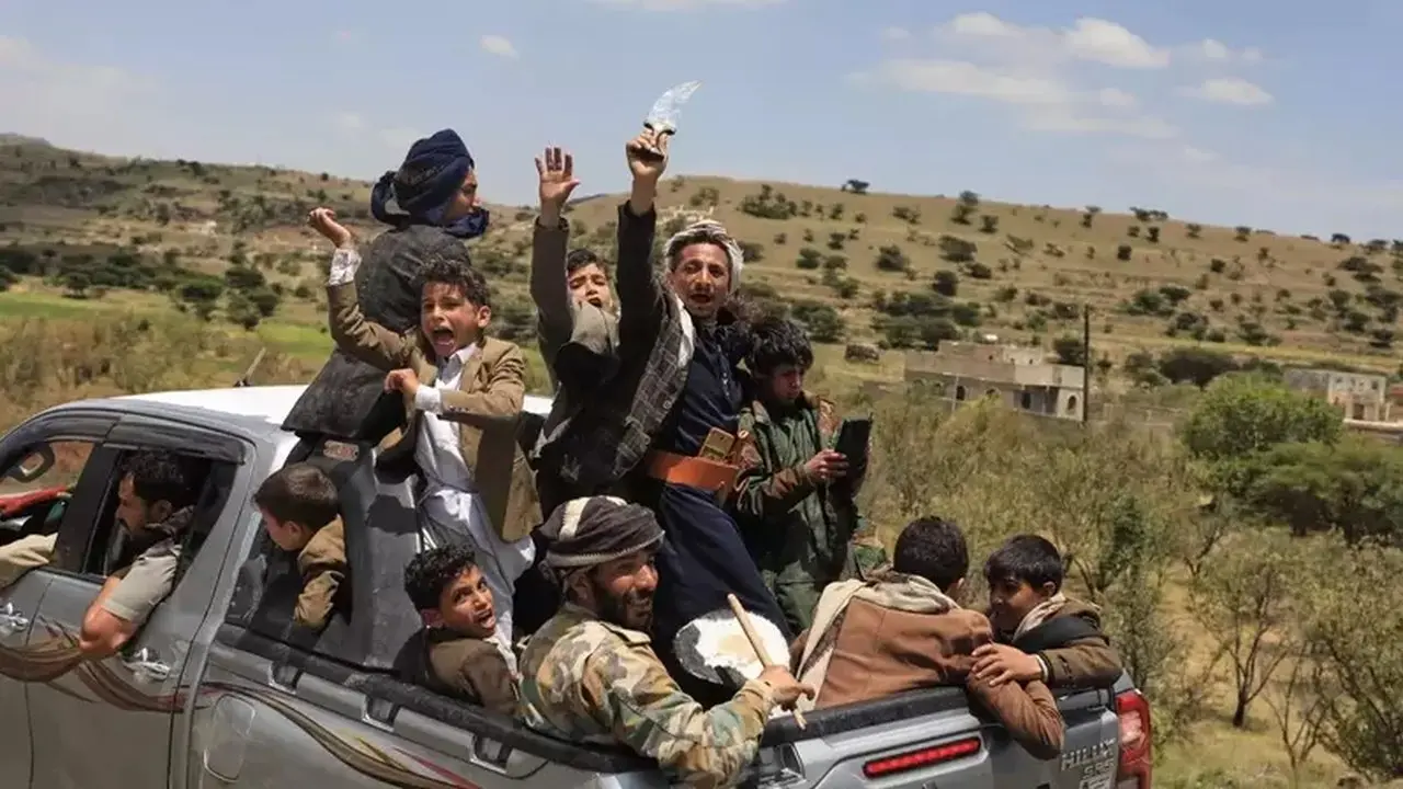 Houthi Serang Arab Saudi, Pasokan Energi Global Terancam di Tengah Buntu Diplomasi Hormuz