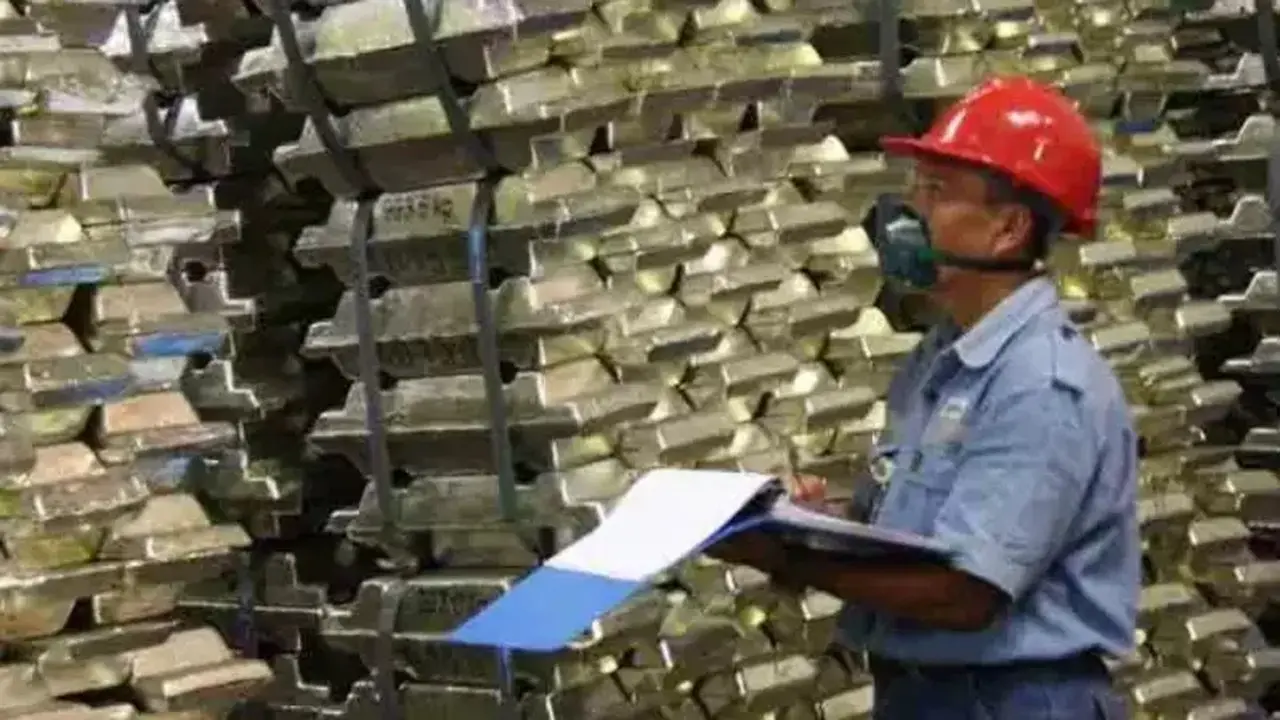 Indonesia Berambisi Jadi Penentu Harga Nikel dan Timah Dunia Lewat Bursa Komoditas